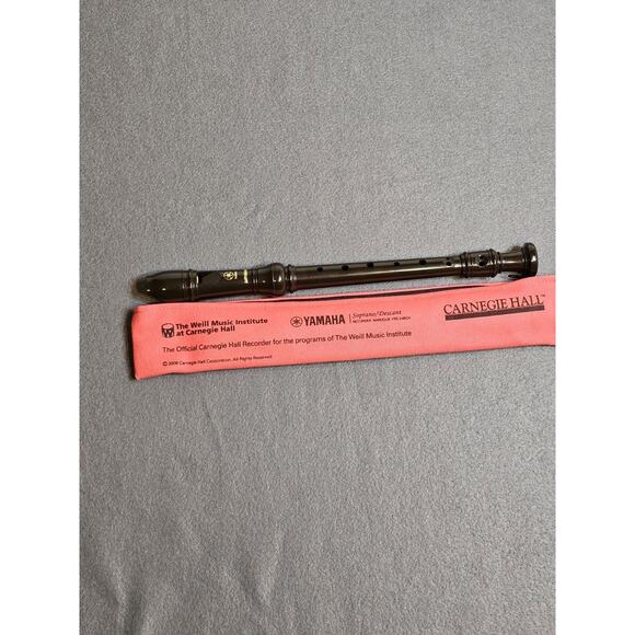 Carnegie Hall Yamaha Professional Soprano Recorder with Pouch YRS-24BCH - Picture 1 of 6
